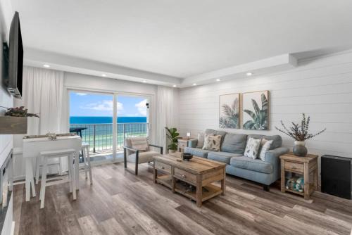 Summit 808 - Luxury Beach Resort Condo 1-6 People
