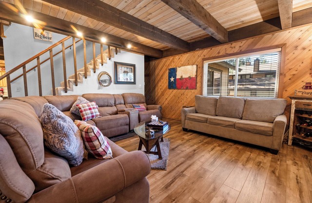 Summit Mountain Lodge