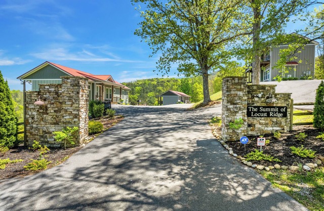 Summit Ridge Lodge – Private Resort for Groups, Events & Weddings