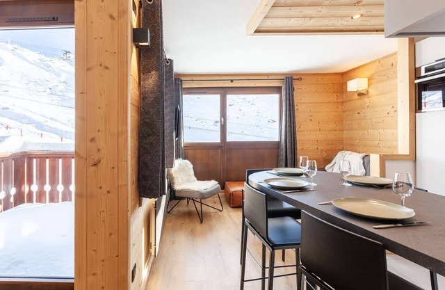 sumptuous 34m² apartment for 4 people overlooking the snow-capped mountains