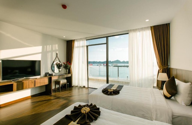 Sun Bay Tuan Chau Hotel