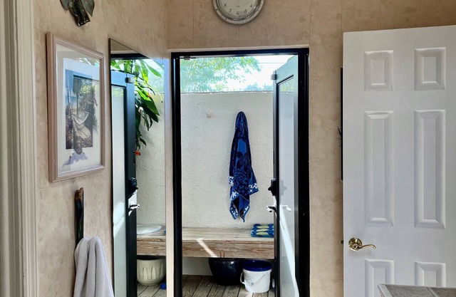 Sun filled 'Heated Pool’ Home in Miami-Cutler Bay.