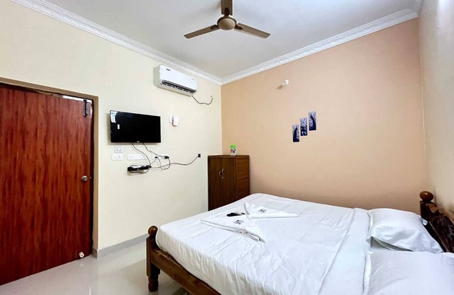 “Sun, Sand, and Comfort: Dream Promenade Sea View”