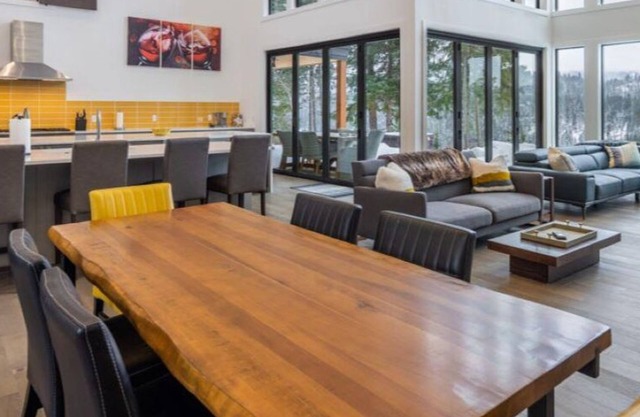 Suncadia 7 Bdrm Home with Amazing View and a Hot Tub