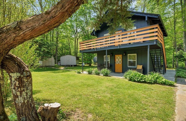 Suncatcher Chalet - *10 min to Linville Falls* No Cleaning Fee