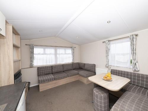 Suncrest Caravan by Belvilla