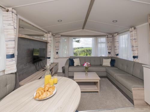 Suncrest Plus Caravan by Belvilla