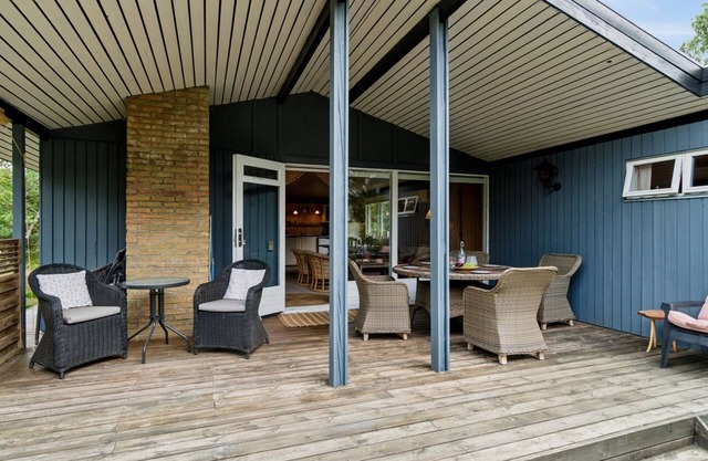"Sunita" - 300m from the sea by Interhome