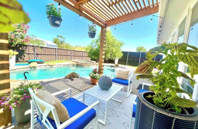 Sunny 4BR w/Backyard Oasis | 15 Min to Lakes
