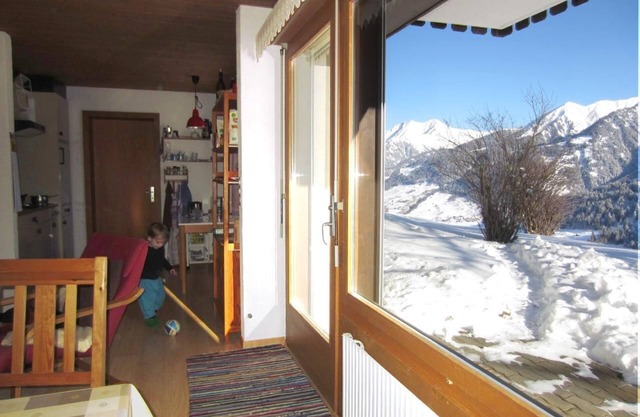 Sunny Apartment With Terrace In Idyllic Setting, 2 Bedrooms, Sleeps 4