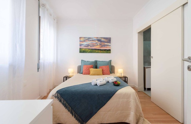 Sunny Calm Room | Shared House