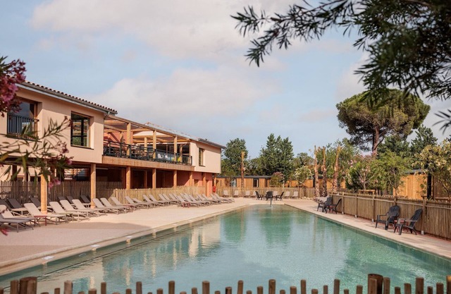 Sunny Chalet Close to Sea
