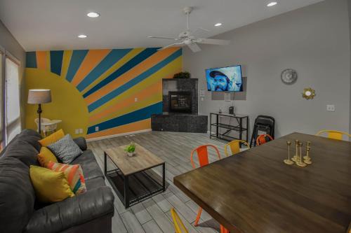 Sunny Family Home in Denver with huge yard and hot tub