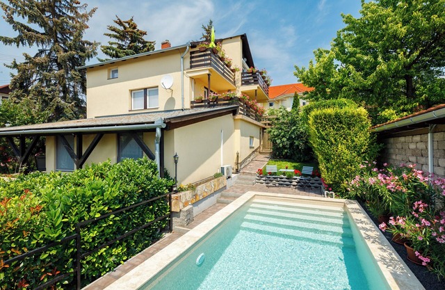 Sunny holiday home with Pool/BBQ area/AC/ParkingnCasa Montana-Country Apartment