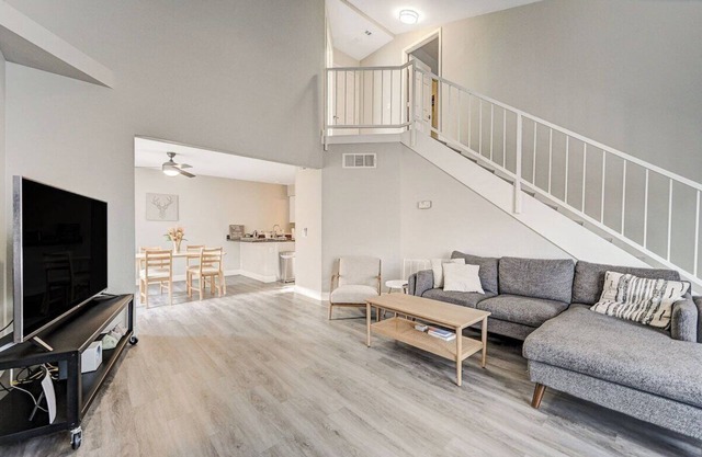Sunny, Modern 2-Bedroom Home in Henderson/LV