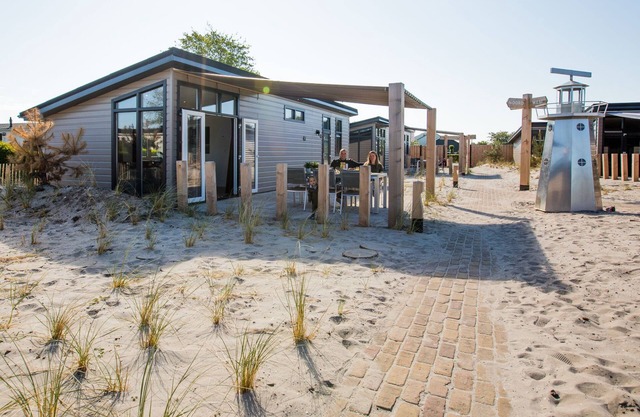 Sunny Noordwijk Chalet