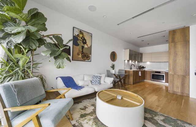 Sunny Oasis : W/D, Central Air, Desk & Free Park