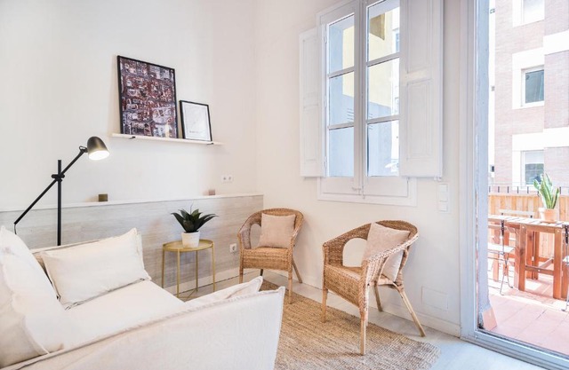 Sunny Terrace Apartment in Gracia, Barcelona - Local Lifestyle