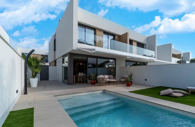 Sunny Villa by Platja Ardiaca