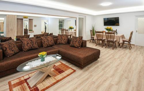 Sunrise Airport Inn - Free Parking