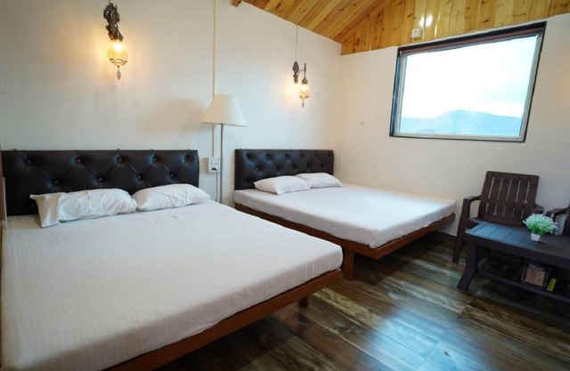Sunrise Room, Wai