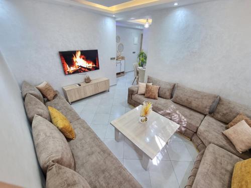 Sunset Apartment, Anza