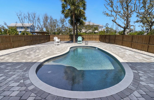 Sunset Beach House sleeps 6, steps from beach! Private pool w/option to heat!