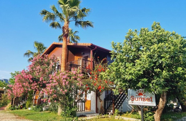 Sunset Boutique Hotel & Apartments