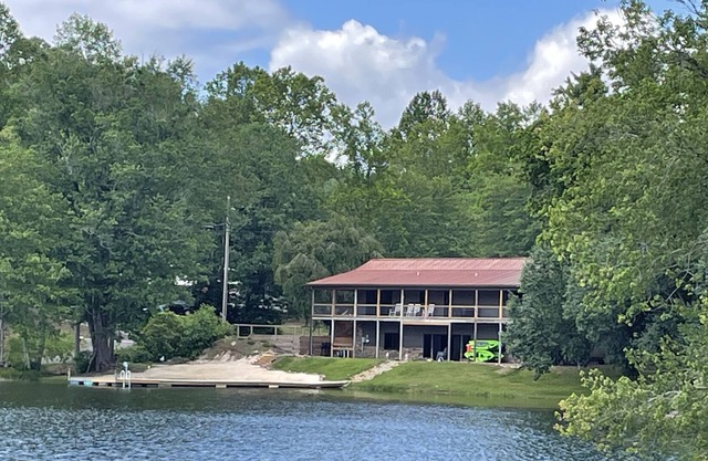 Sunset Cove a Lake and Mountain get away. Sleeps 8