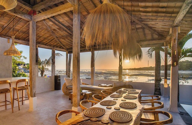 Sunset House Ceningan