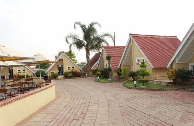 Sunset Junction Lodges & Tours