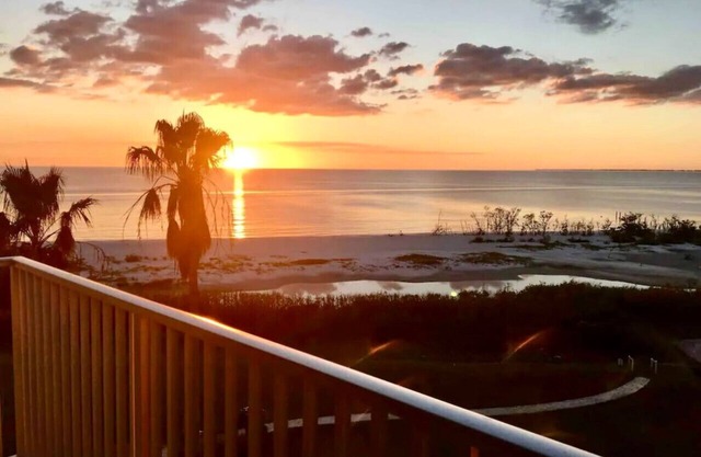 Sunset & Ocean Front Views-FM-Beach(Pool is Open)