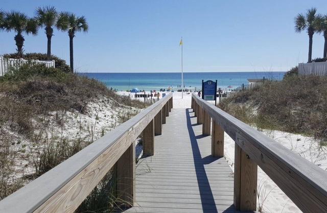 Sunset On The Beach 2 Bedroom Home by RedAwning