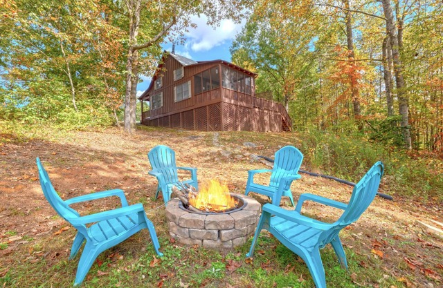 Sunset Overlook - Pet Friendly Family Cabin with Gorgeous Sunset Views
