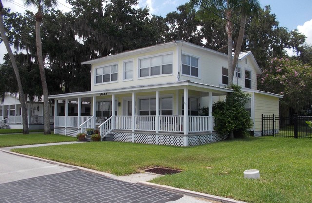 Sunset River House - Home w/Pontoon Boat for rent. Private Dock. Sleeps 12