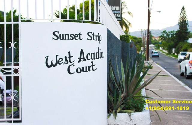 Sunset Strip Acadia Guest Apartment