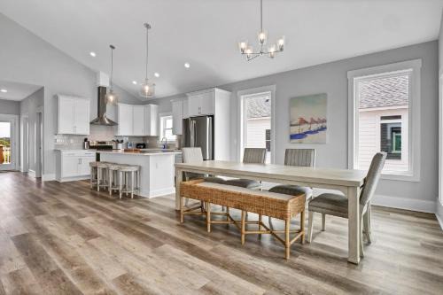 Sunset Tide by Sea Scape Properties