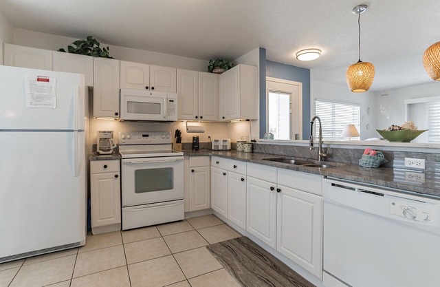 Sunset Views + Steps From The Beach With Elevator 2 Bedroom Duplex by Redawning