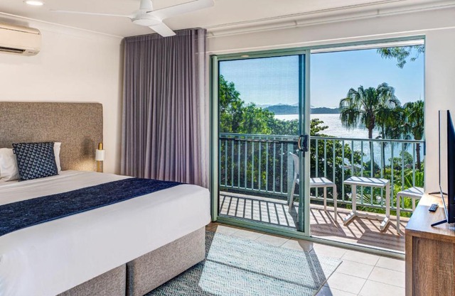 Sunset Waters 19 - Hamilton Island