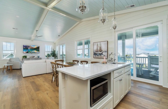 Sunsets over the Sound, Poolside Luxury, steps away to The Point, diamond of the