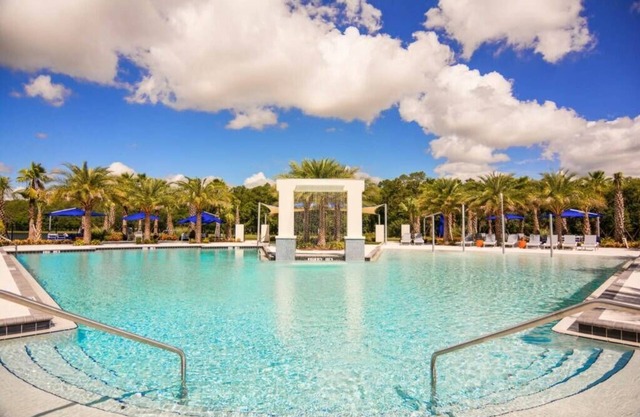 Sunshine Getaway: Stylish Home in Orlando