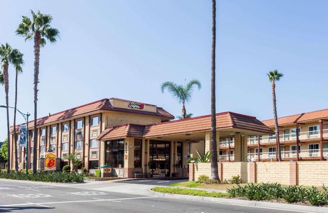Super 8 by Wyndham Anaheim/Disneyland Drive