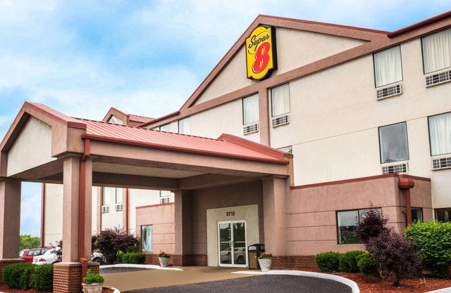 Super 8 by Wyndham Pevely