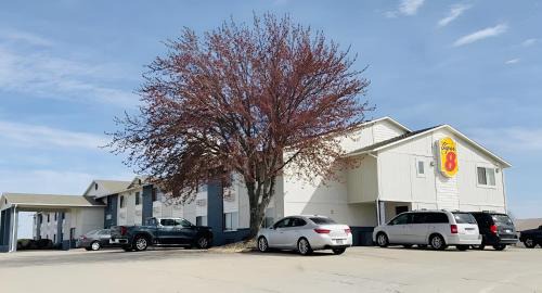 Super 8 by Wyndham Smithville Kansas City