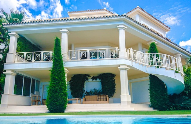 Super Luxury 5 bedroom Versace villa overlooking the coast