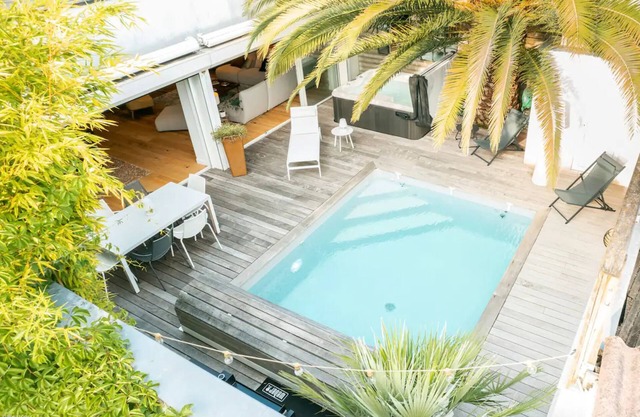 Superb architect-designed house with pool, spa and air-conditioning (5 bedrooms), very quiet location