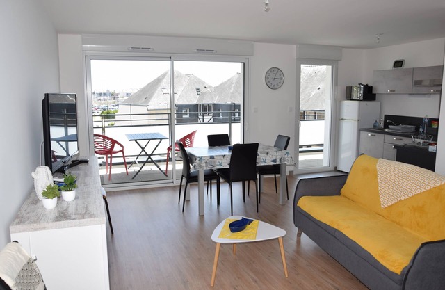 Superb T3 apartment in a quiet location overlooking the port of Crouesty