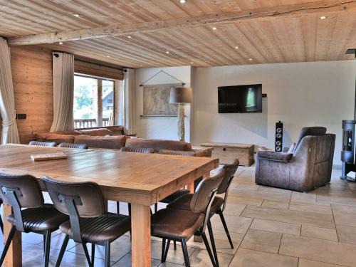 Superbe 5 pièces rénové avec sauna, hammam, jacuzzi, proche télécabines et village, idéal 12/14 pers. - FR-1-458-101