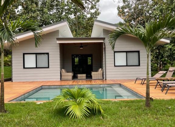 Superbe villa neuve avec piscine