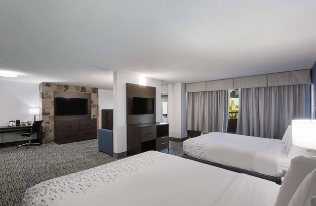SureStay Plus Hotel by Best Western Gatlinburg
